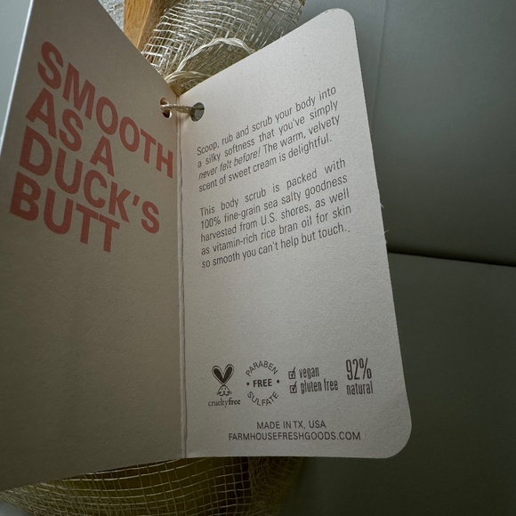 FarmHouse Fresh NWT Sweet Cream Fine Sea Salt Body Scrub & Wood Scoop 9oz *NEW* - Picture 3 of 4